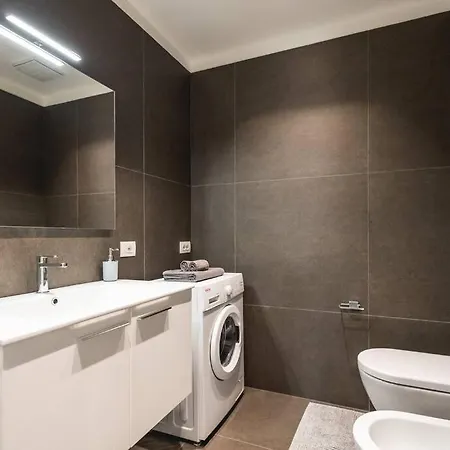 New Roomy & Garden Apartment Riccione