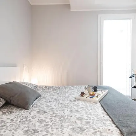 New Roomy & Garden
