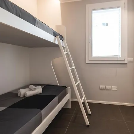 Apartman Amazhome - New Roomy & Garden