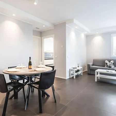 Amazhome - New Roomy Home&garden Appartement *