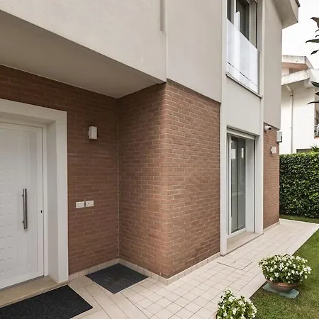Amazhome - New Roomy & Garden * Riccione