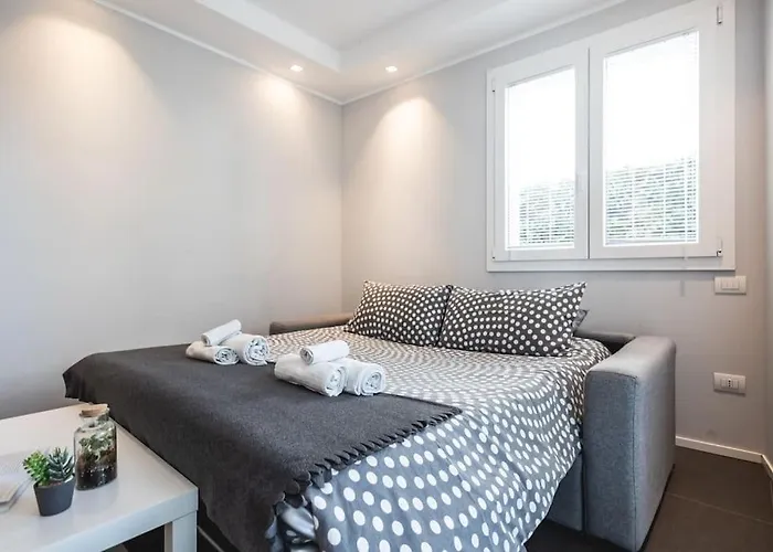 Amazhome - New Roomy & Garden Lejlighed *