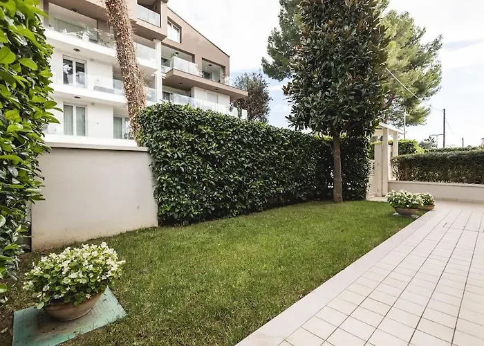 Amazhome - New Roomy Home&garden Appartement